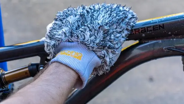 Gtechniq Bike Microfibre Wash Mitt - Image 2